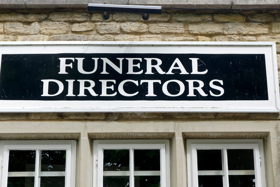 ways to avoid funeral debts - Funeral directors 